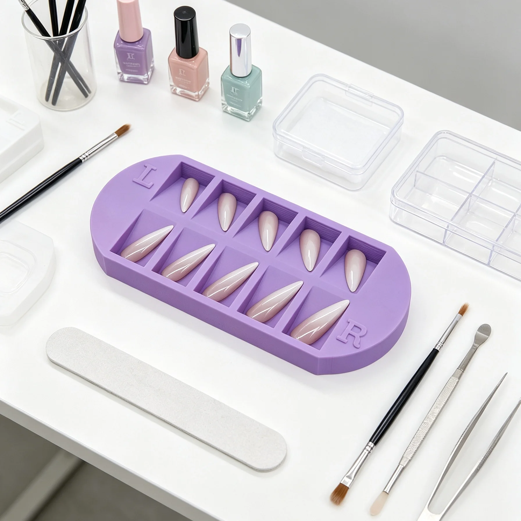 8-Grids Nail Tip Storage Tray  - Nail Art Vector recension och pris